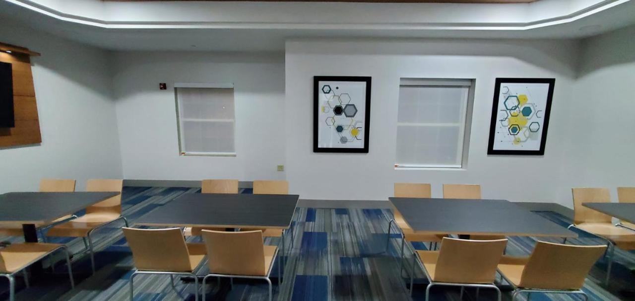 Holiday Inn Express & Suites Williamsburg By Ihg Ngoại thất bức ảnh