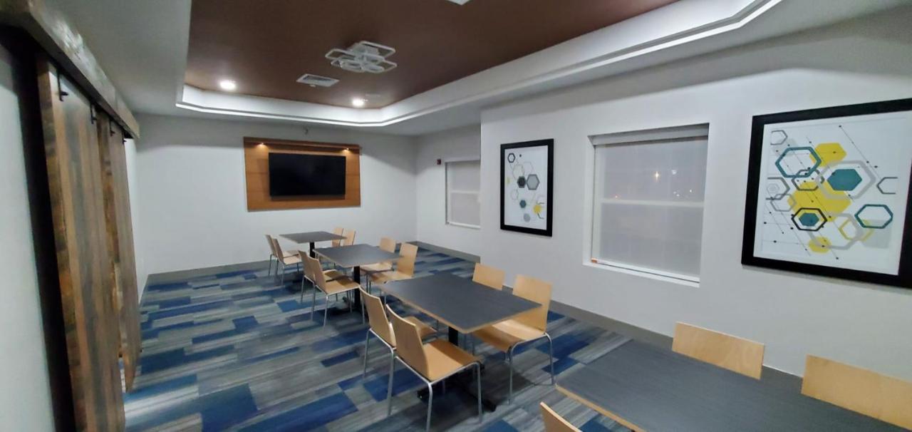 Holiday Inn Express & Suites Williamsburg By Ihg Ngoại thất bức ảnh