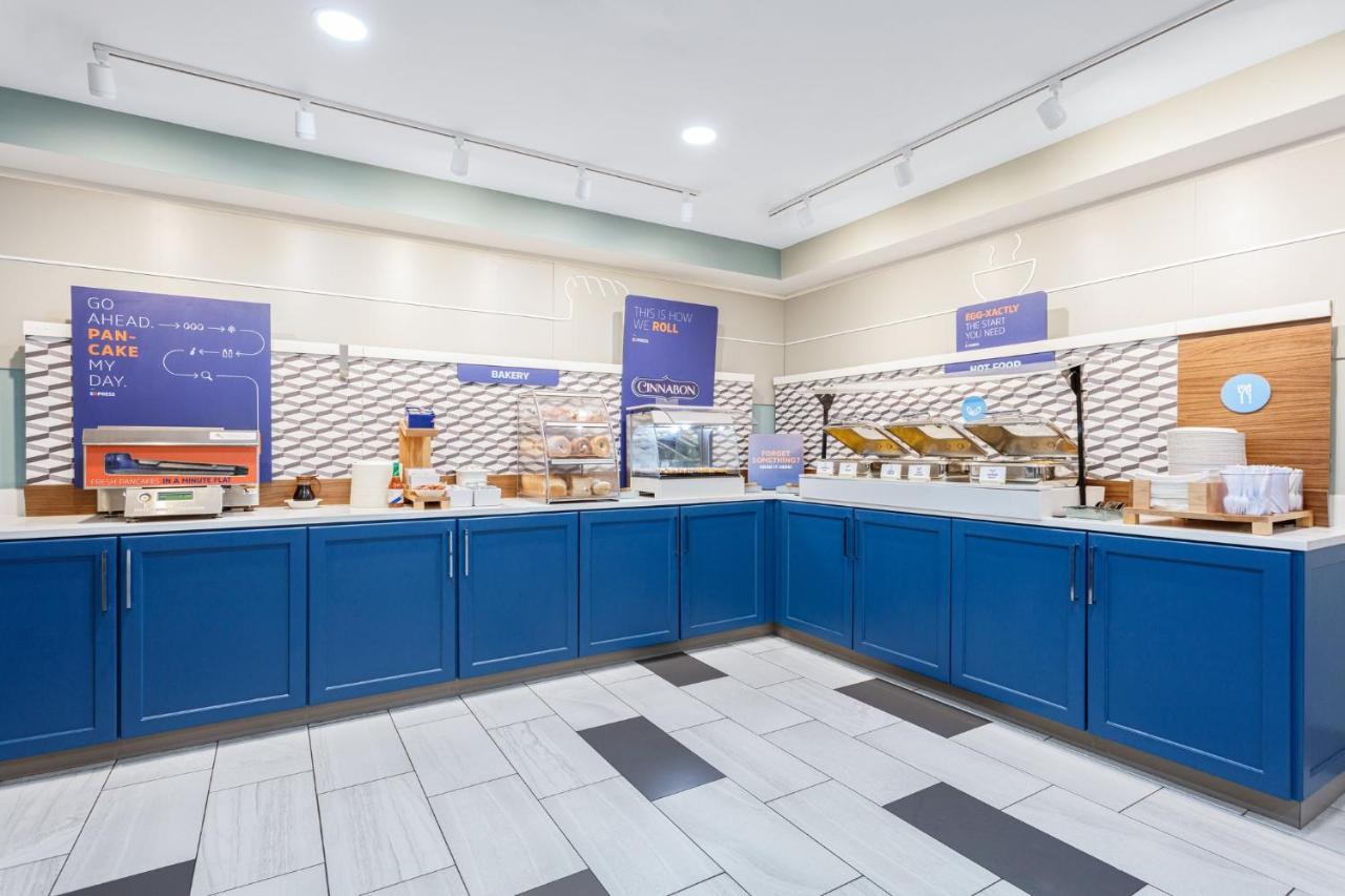 Holiday Inn Express & Suites Williamsburg By Ihg Ngoại thất bức ảnh